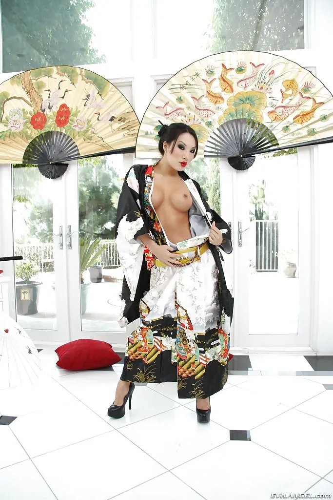 sexy bitch Big Tits Asa Akira pic leak hottest babe