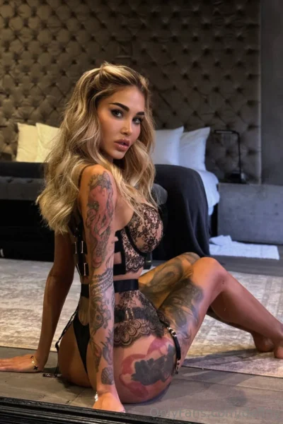 Considerate Garter Belt Wearing Elizabeth Definy Onlyfans