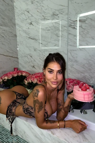 Skilled Elizabeth Definy Leaks NEW